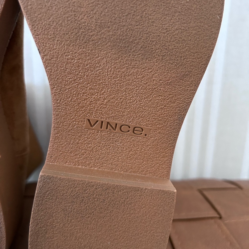 Vince Kegan Chestnut Brown Suede Water Repellent Chelsea Boots Women’s Size 6 - Picture 8 of 11